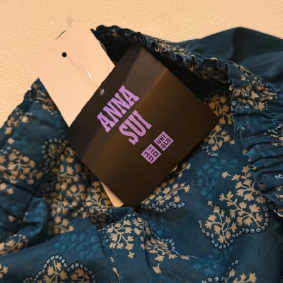 Anna Sui and Uniqlo -  Green and cream long skirt floral patterns - Picture 14 of 15